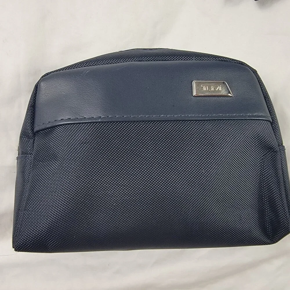 TUMI For Delta Travel Toiletry Bag Case Set Navy Blue Nylon With Eye Mask